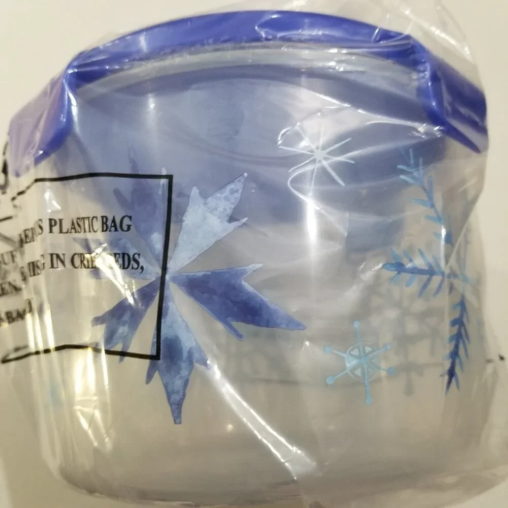 Holiday food storage containers (6 total). - Picture 7 of 13